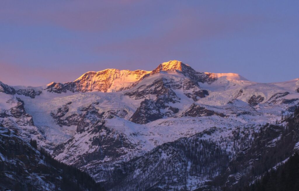 monte rosa al tramonto, valle d'aosta