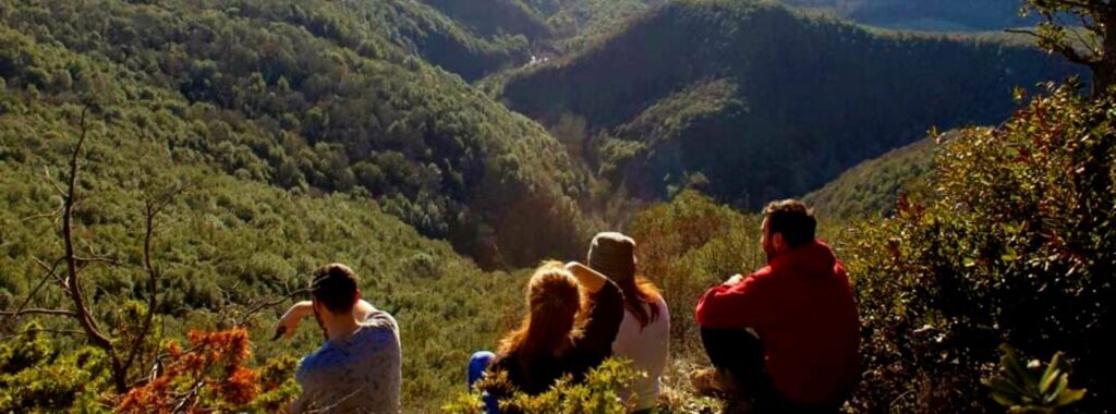 monte-peglia-con-persone
